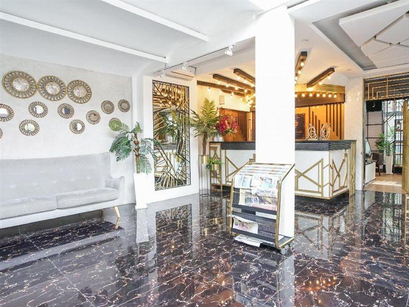 Sanrina Hotel 3*
